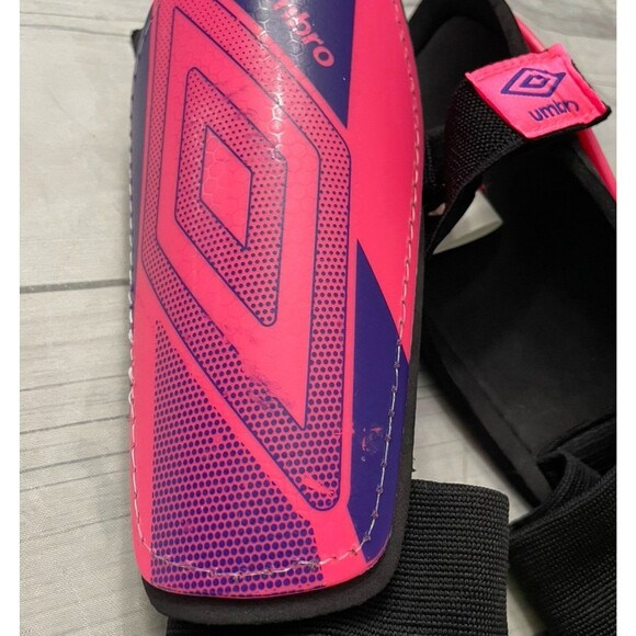 NEW! NWT Pink Umbro Soccer Girl Shin Guards, Size Small - Picture 5 of 5